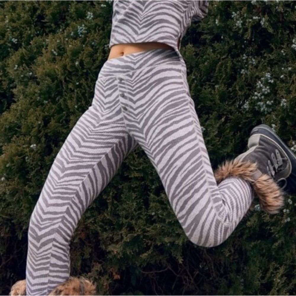 Aerie Waffle Zebra Henley Pajama pants size small